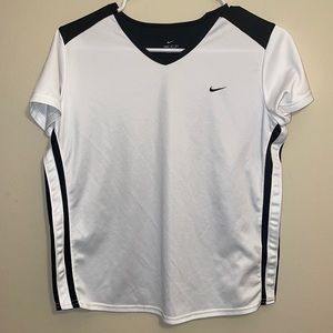 Nike Dri-Fit Short Sleeved-Shirt - sz M